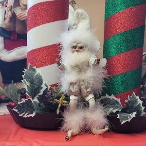 MARK ROBERTS Festive Santa with Gold and White Accents  acrylic beads